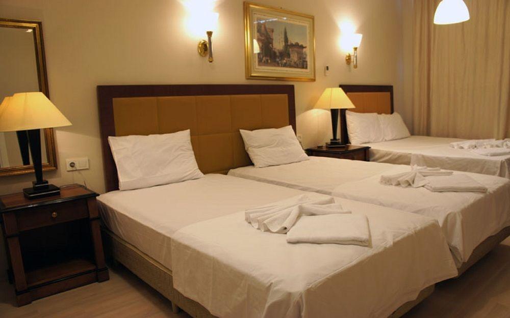 Academia Hotel Istanbul Exterior photo